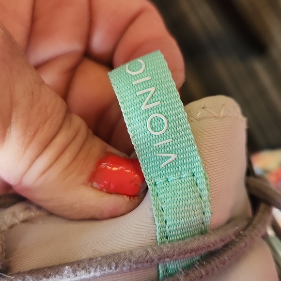 Vionic lightweight women's sneakers - Picture 2 of 8